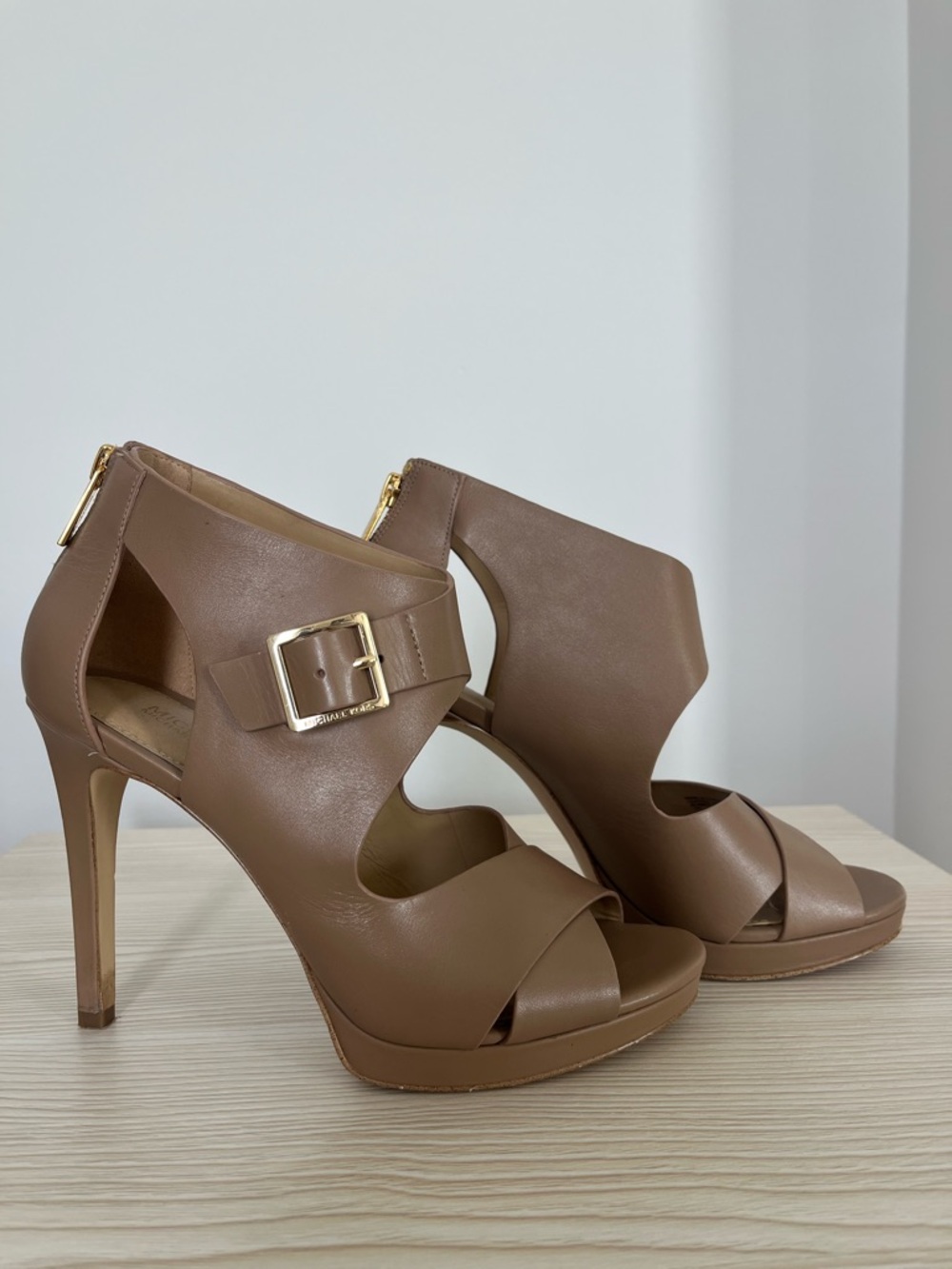 🤎Michael Kors Brown Strappy Heels